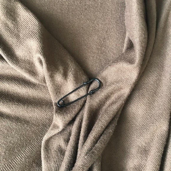 Sweater/Cardigan - Picture 3 of 4